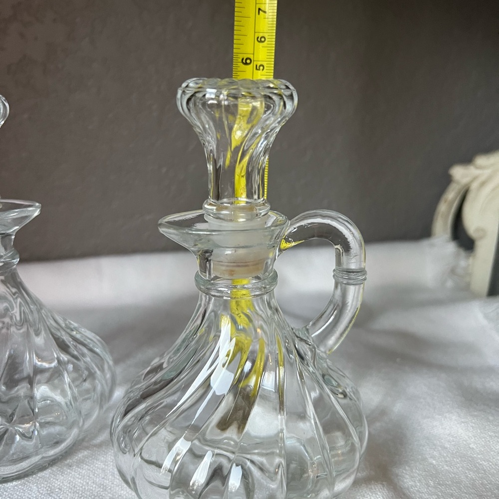 Vintage 1950's Anchor Hocking 4" Clear Glass Oil/Vinegar Cruet Bottles w Stopper - Picture 2 of 9
